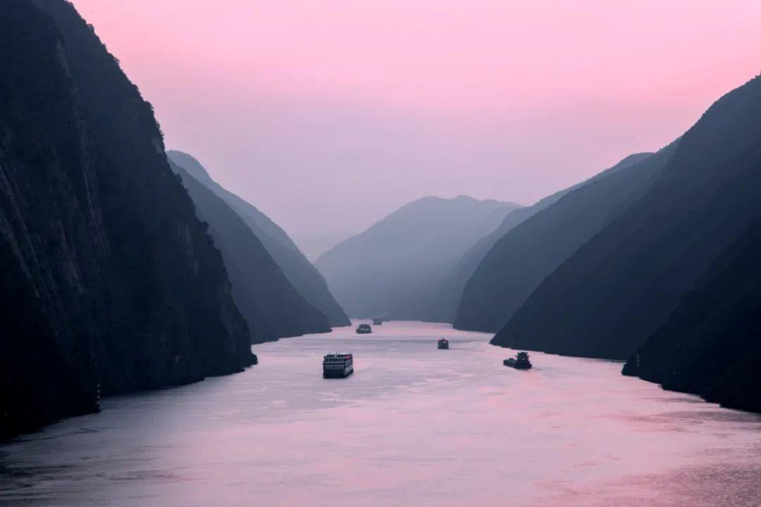 油画图片中的男生帅气霸气