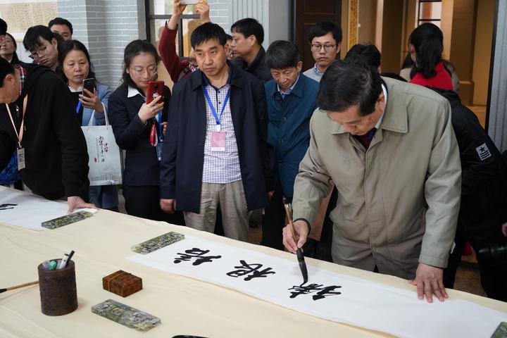 书法之美，小学生笔下的墨香世界——探索小学生书法图片的魅力