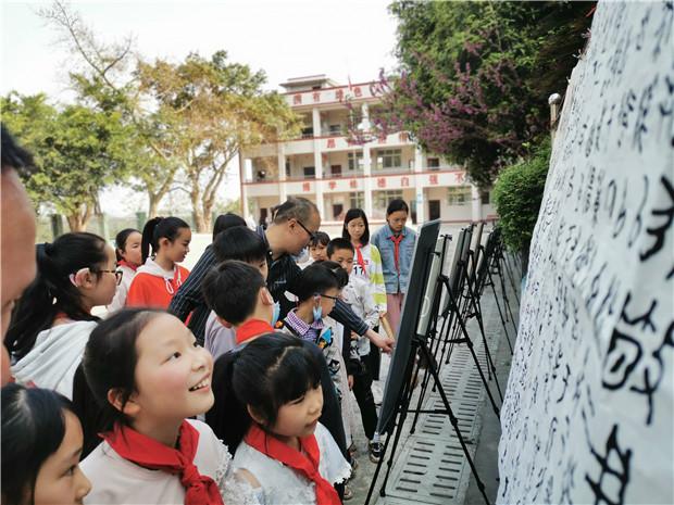 童心绘墨韵——小学生硬笔书法作品中的古诗之美