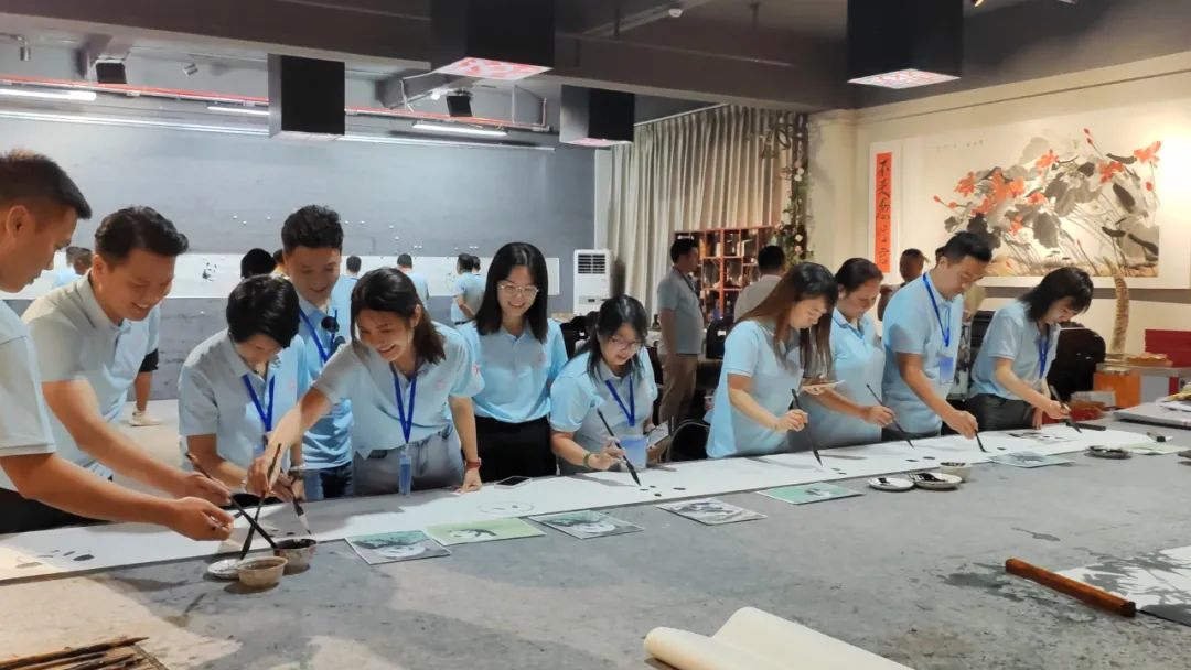 探索国画艺术新路径，国画网络培训班引领传统艺术新风尚