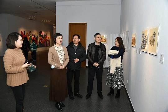 卖画到外国的网站，艺术市场的全球桥梁