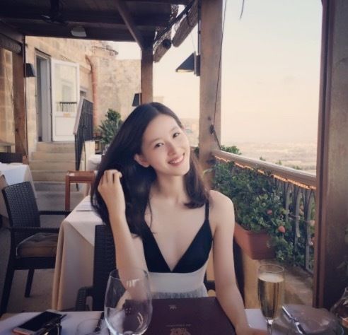 美女全身之美，从内而外的和谐与魅力