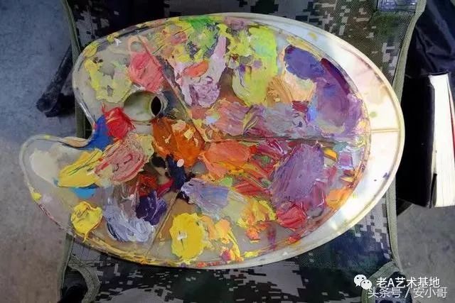 美术生的色彩斑斓，梦想与现实的交织