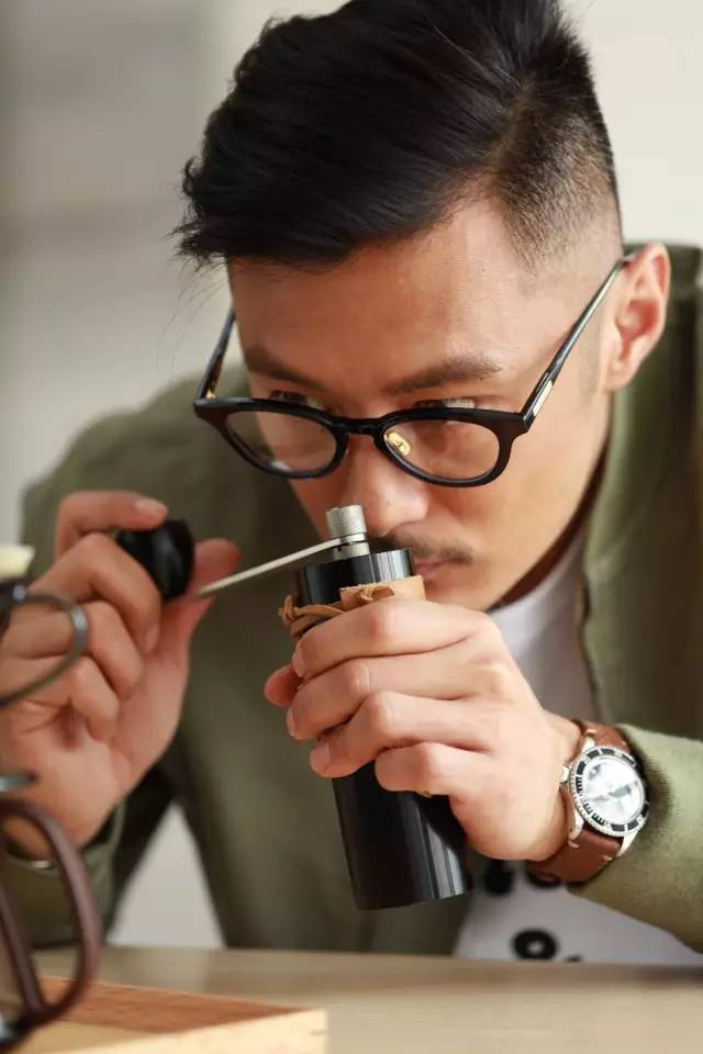 澳门六叔，传奇人物的真实与虚构