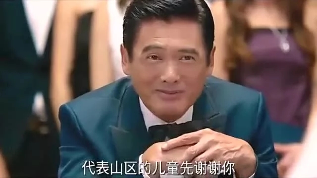 澳门六爷分析师，赌场风云中的智者