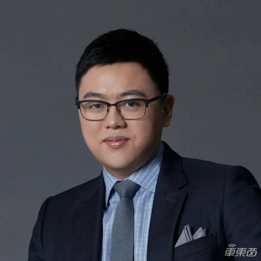 澳门六爷，揭秘顶级分析师的智慧与风采—高清图片最新回顾